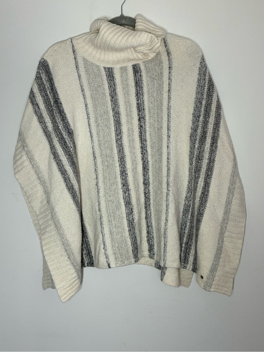 Eddie Bauer Chunky Knit Poncho Gray Cream Slouch Neck XS/S